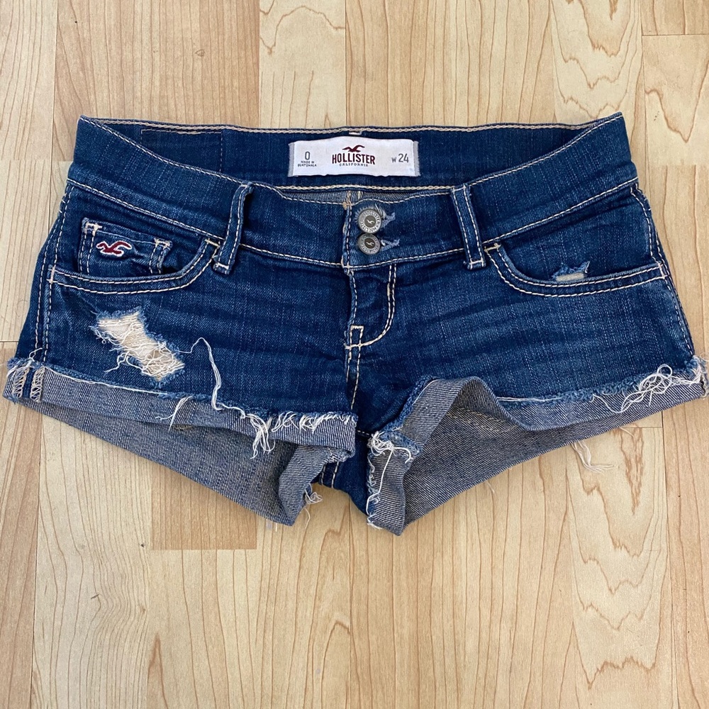 Hollister low rise, denim shorts size 0 w 24